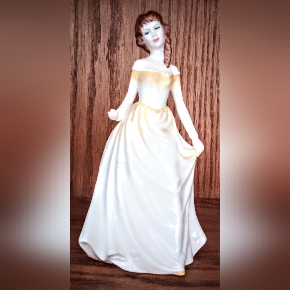 ROYAL DOULTON "AMBER" FIGURINE, HN 4125,MADE IN ENGLAND, 1998, 8" x 5"